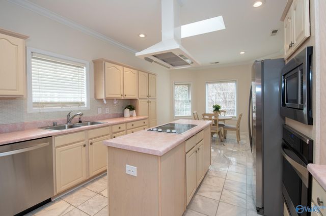 1701 Pinewood Drive NW, Huntsville, AL 35806