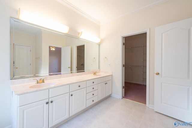 1701 Pinewood Drive NW, Huntsville, AL 35806