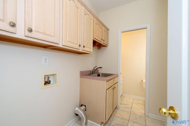 1701 Pinewood Drive NW, Huntsville, AL 35806