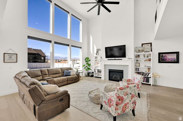 943 S CANDLELIGHT DR, Saratoga Springs, UT 84045