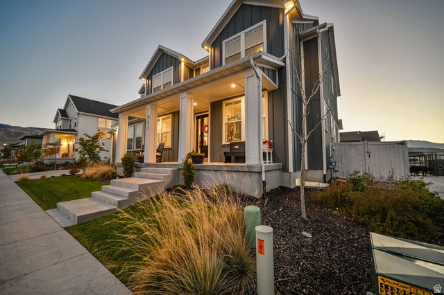 943 S CANDLELIGHT DR, Saratoga Springs, UT 84045