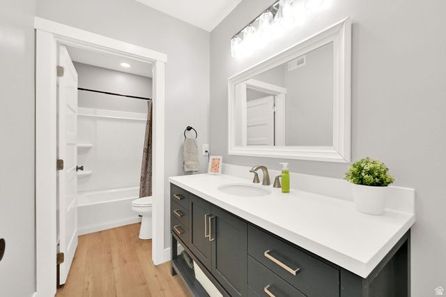 943 S CANDLELIGHT DR, Saratoga Springs, UT 84045