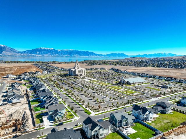 943 S CANDLELIGHT DR, Saratoga Springs, UT 84045