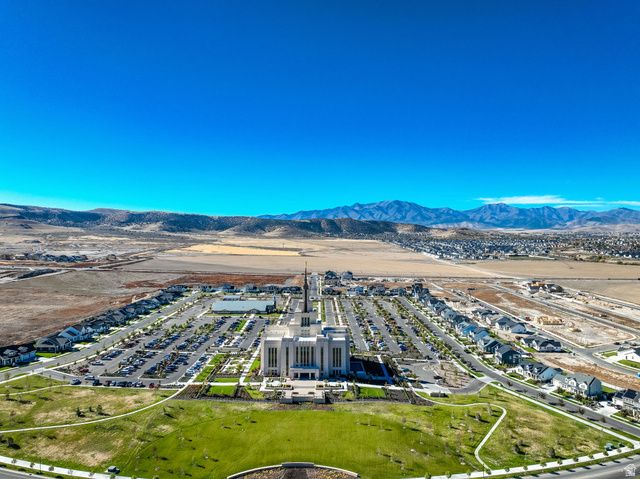 943 S CANDLELIGHT DR, Saratoga Springs, UT 84045