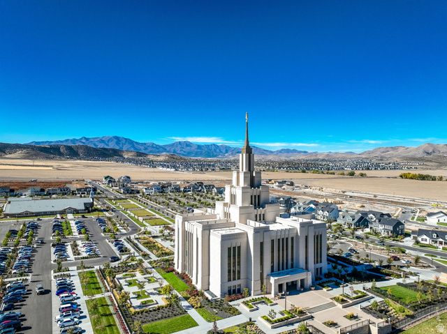 943 S CANDLELIGHT DR, Saratoga Springs, UT 84045