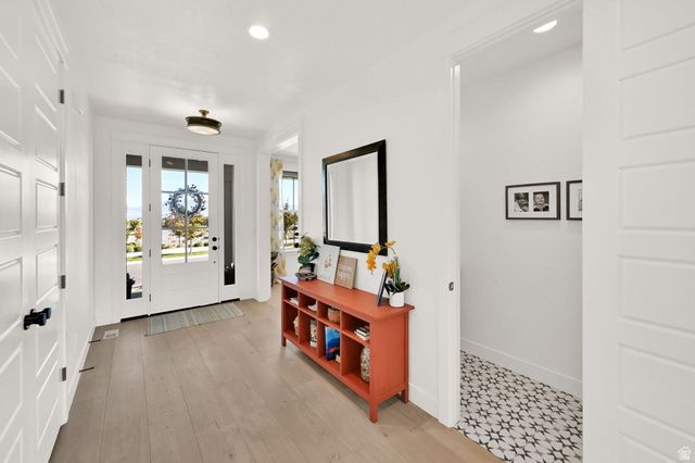 943 S CANDLELIGHT DR, Saratoga Springs, UT 84045