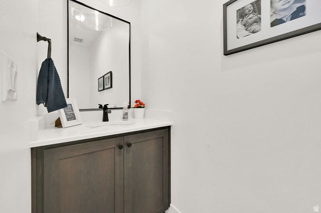 943 S CANDLELIGHT DR, Saratoga Springs, UT 84045