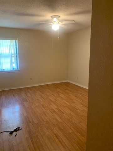 919 Magnolia Lane, Lancaster, TX 75146