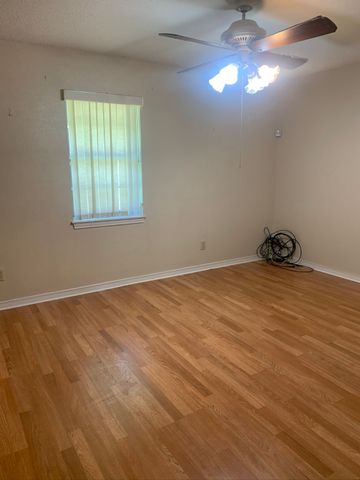 919 Magnolia Lane, Lancaster, TX 75146