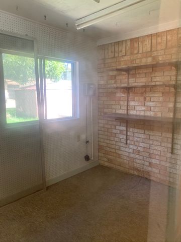 919 Magnolia Lane, Lancaster, TX 75146