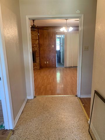 919 Magnolia Lane, Lancaster, TX 75146