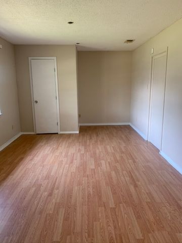 919 Magnolia Lane, Lancaster, TX 75146