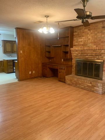 919 Magnolia Lane, Lancaster, TX 75146