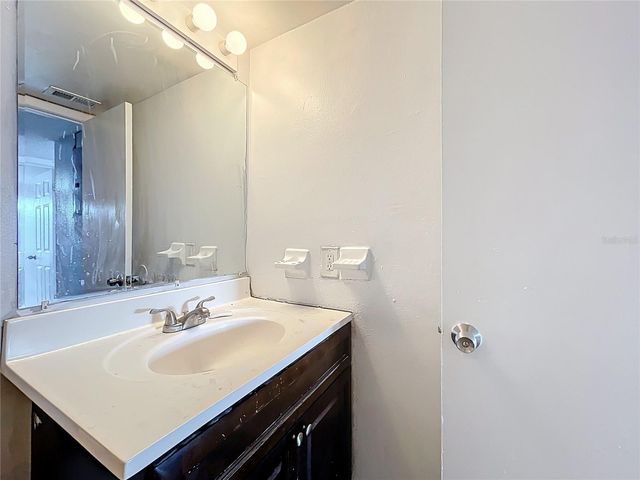2765 L B MCLEOD ROAD D, Orlando, FL 32805
