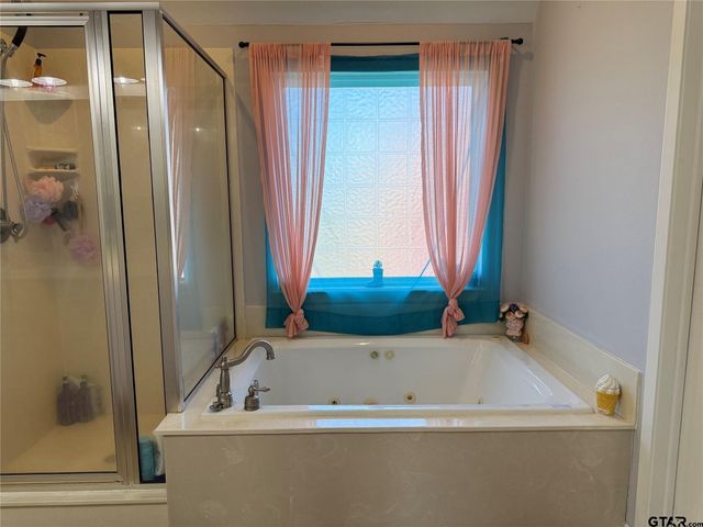 155 Rs County Road 4261, Emory, TX 75440