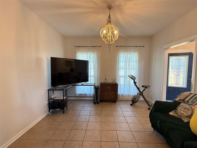 155 Rs County Road 4261, Emory, TX 75440