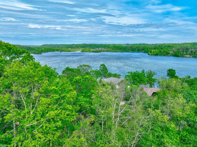 1205 Riverside Drive N, Hudson, WI 54016