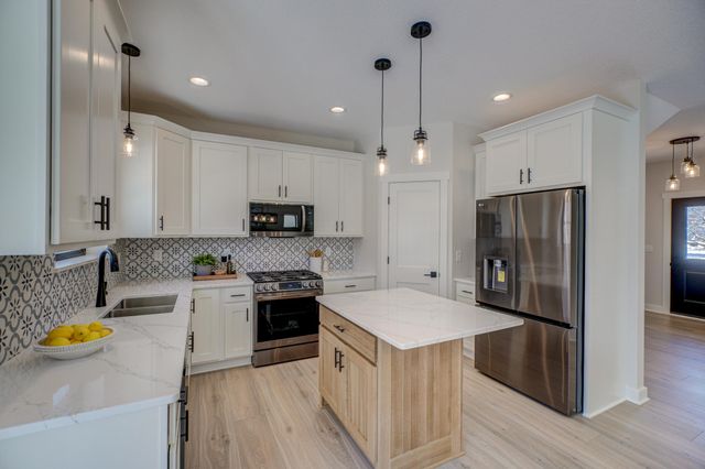 1205 Riverside Drive N, Hudson, WI 54016