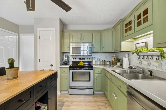 132 Cimmaron Dr, Goodlettsville, TN 37072