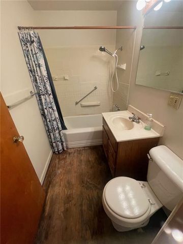 1614 Rist Avenue, Eau Claire, WI 54701