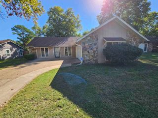 3442 HALLSHIRE DR, Memphis, TN 38115