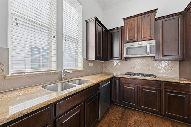 2027 Fannin Station, Houston, TX 77045