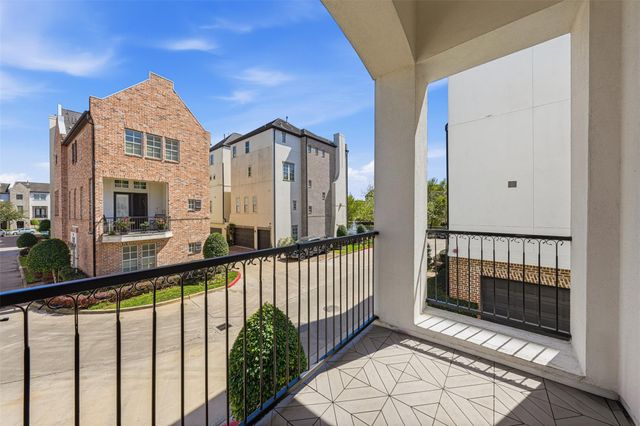 2027 Fannin Station, Houston, TX 77045
