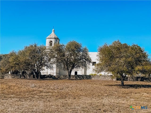 822 E Fannin Street, Goliad, TX 77963