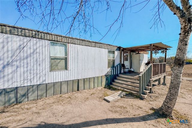 822 E Fannin Street, Goliad, TX 77963