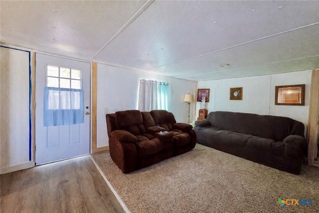 822 E Fannin Street, Goliad, TX 77963