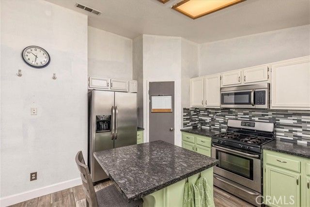 31522 Amsterdam, Winchester, CA 92596