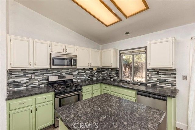 31522 Amsterdam, Winchester, CA 92596