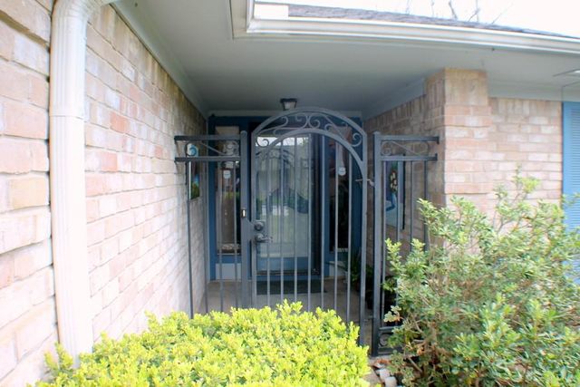 16338 Brinkwood Drive, Houston, TX 77090