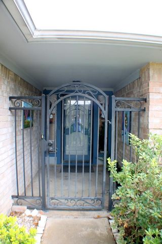 16338 Brinkwood Drive, Houston, TX 77090