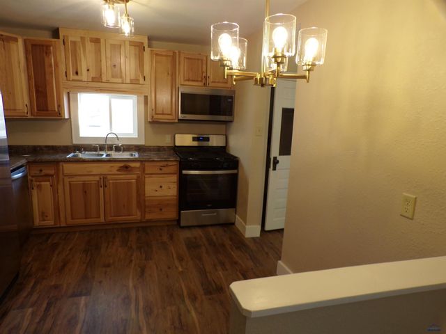 822 TAYLOR AVE, Rapid City, SD 57701