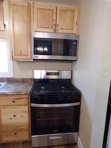 822 TAYLOR AVE, Rapid City, SD 57701