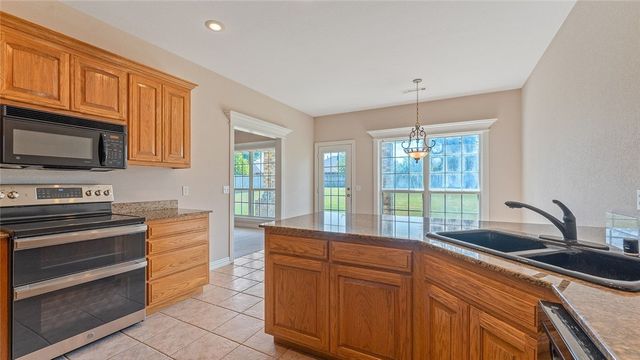 1243 S St Andrews Circle, Fayetteville, AR 72701