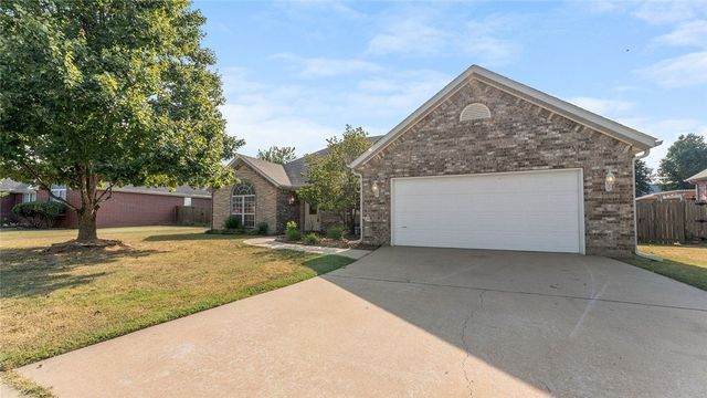 1243 S St Andrews Circle, Fayetteville, AR 72701