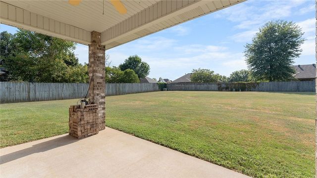 1243 S St Andrews Circle, Fayetteville, AR 72701