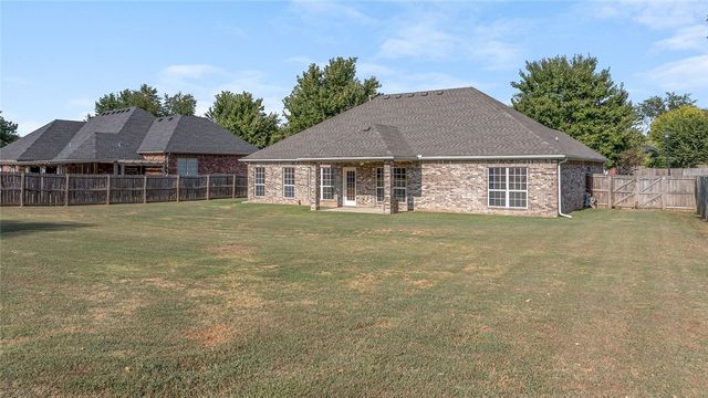 1243 S St Andrews Circle, Fayetteville, AR 72701