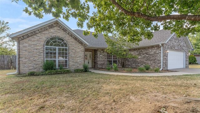 1243 S St Andrews Circle, Fayetteville, AR 72701