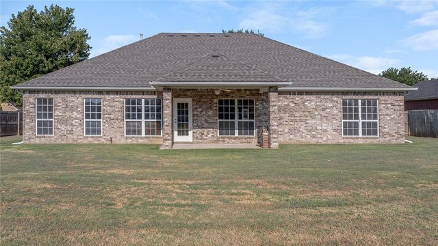 1243 S St Andrews Circle, Fayetteville, AR 72701