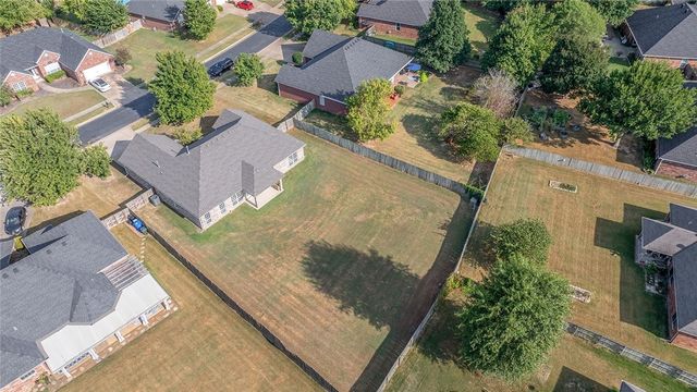 1243 S St Andrews Circle, Fayetteville, AR 72701
