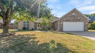 1243 S St Andrews Circle, Fayetteville, AR 72701