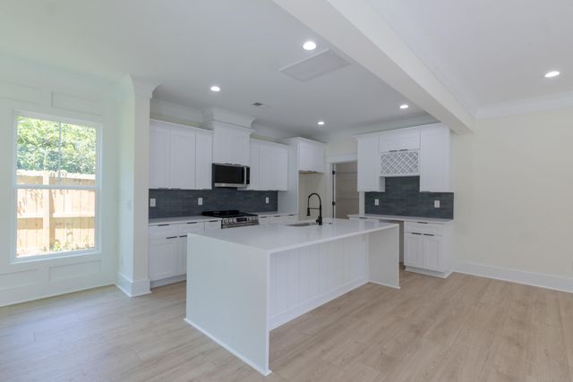 5533 Garrett Avenue, North Charleston, SC 29406