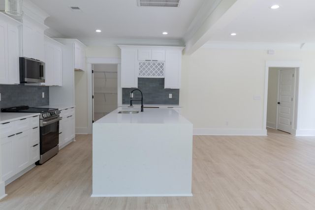 5533 Garrett Avenue, North Charleston, SC 29406