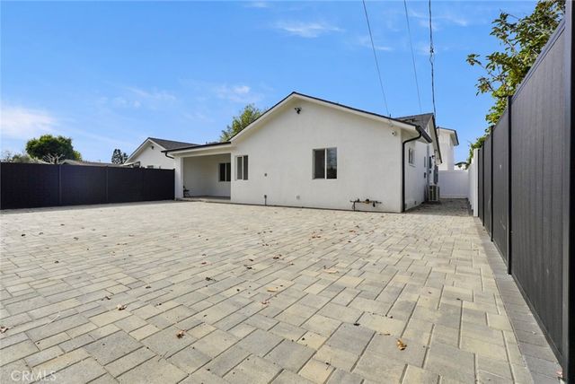 7423 Balcom Avenue, Reseda, CA 91335