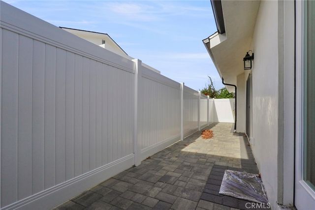 7423 Balcom Avenue, Reseda, CA 91335