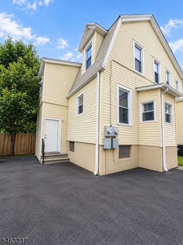 146 Leslie St, Newark City, NJ 07112
