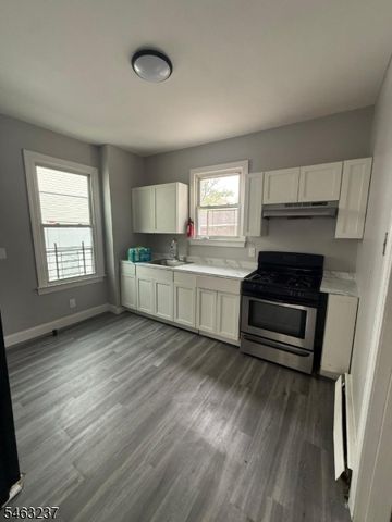 146 Leslie St, Newark City, NJ 07112